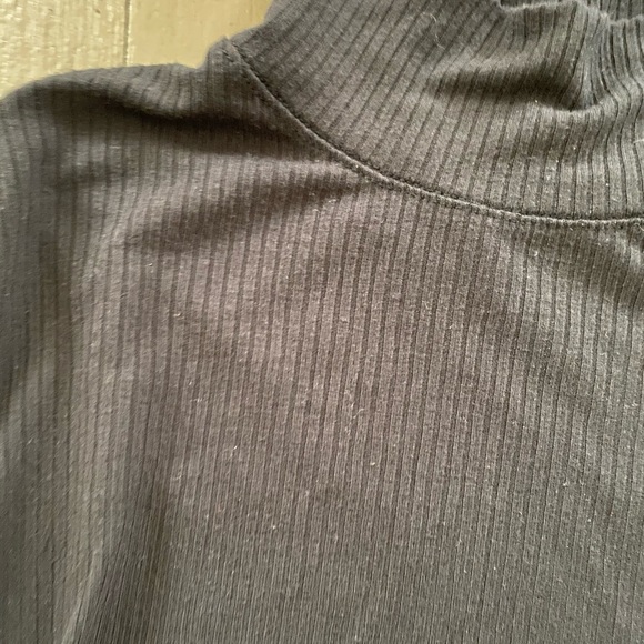 A & F black ribbed turtleneck - Picture 6 of 6